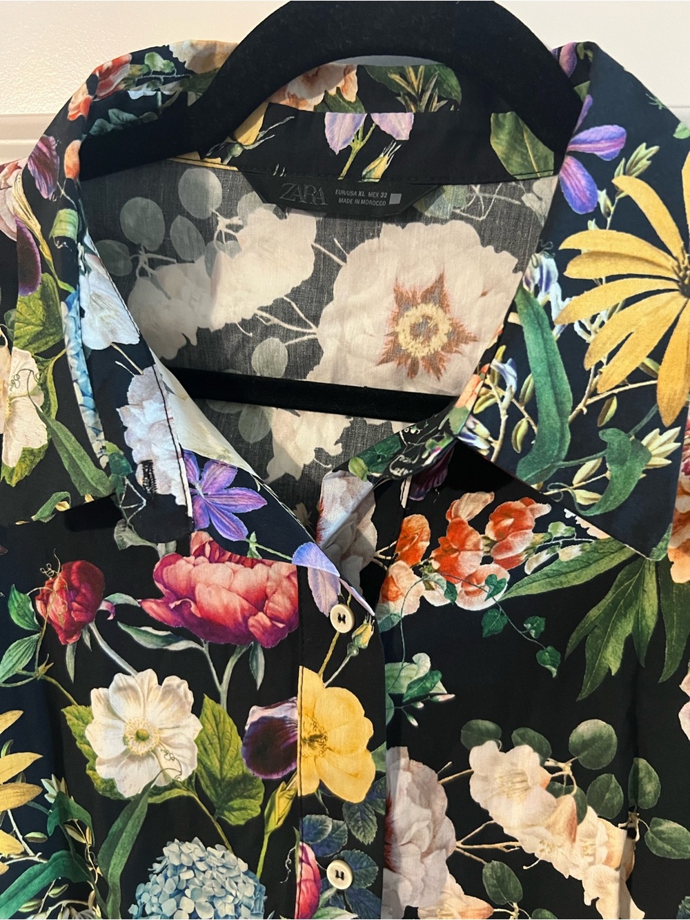 Floral Button-Front Black Floral Midi Dress with Belt - Picture 2 of 8